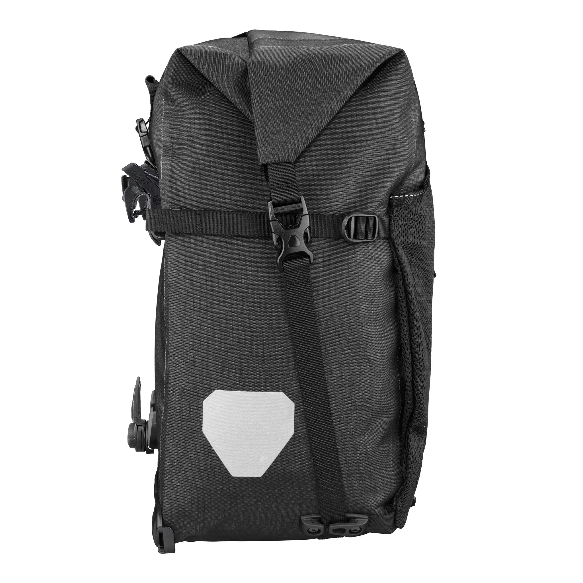 Zijaanzicht van ORTLIEB Back-Roller XL Plus QL2.2 in granite - black met reflecterend element en rolsluiting