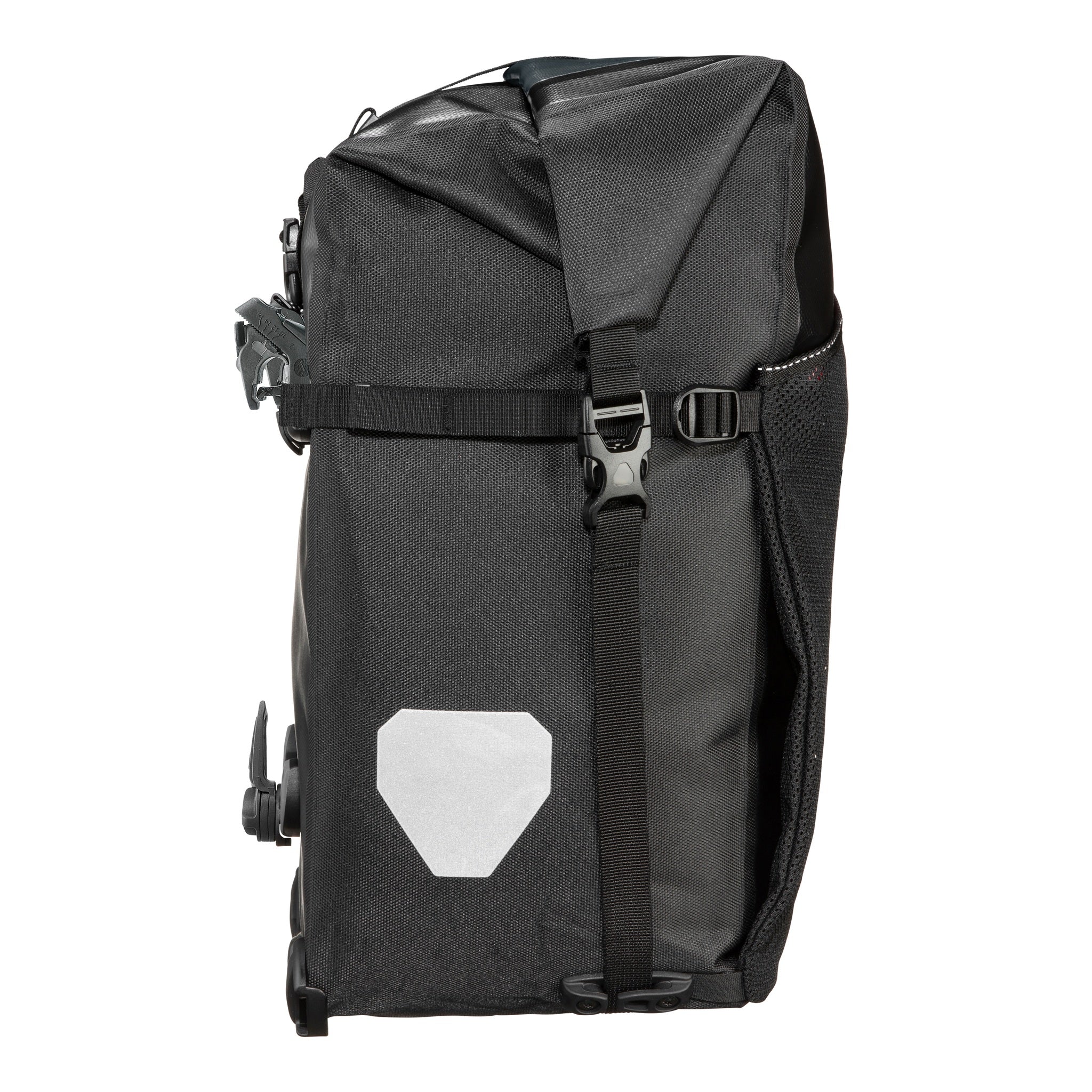Zijaanzicht van ORTLIEB Back-Roller XL QL2.2 in asphalt - black met reflecterend element en rolsluiting