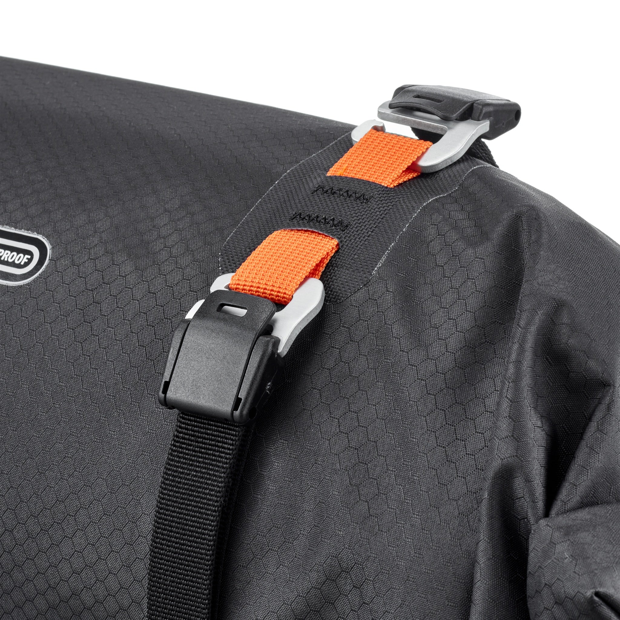 Close-up van gesp op ORTLIEB Handlebar-Pack Flex in black-matt