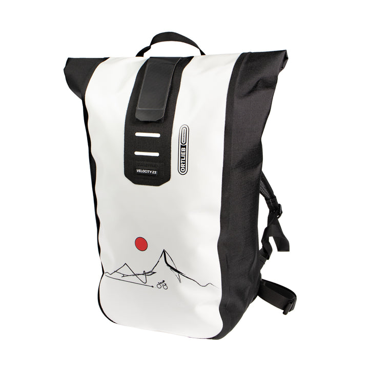 ORTLIEB Velocity Design rugzak wit-zwart met rood zonmotief en berglijn aan de voorkant
